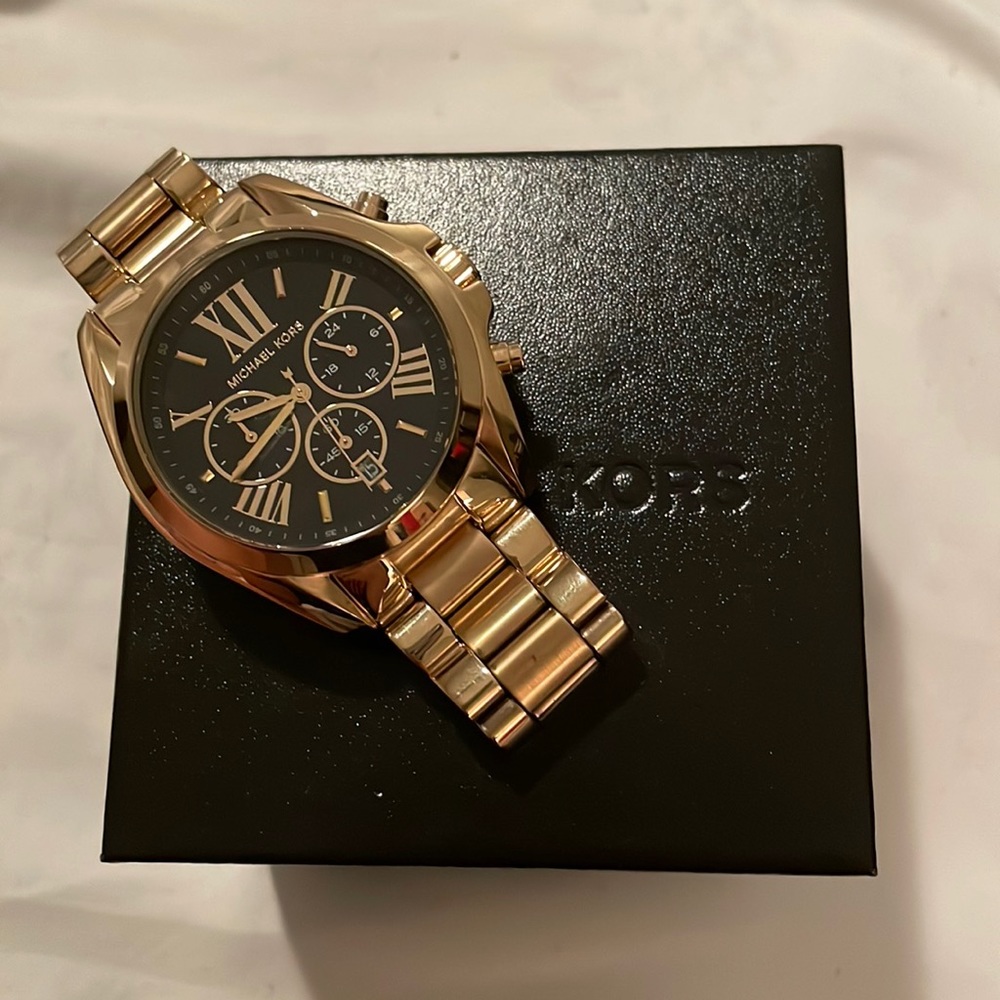 MICHAEL KORS Oversized Bradshaw Gold-Tone Watch with Black face